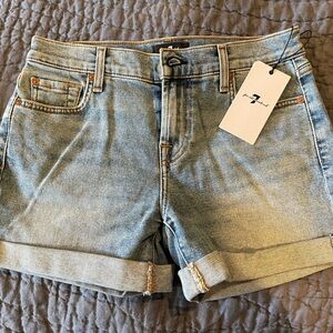 7 for all mankind shorts in size 26